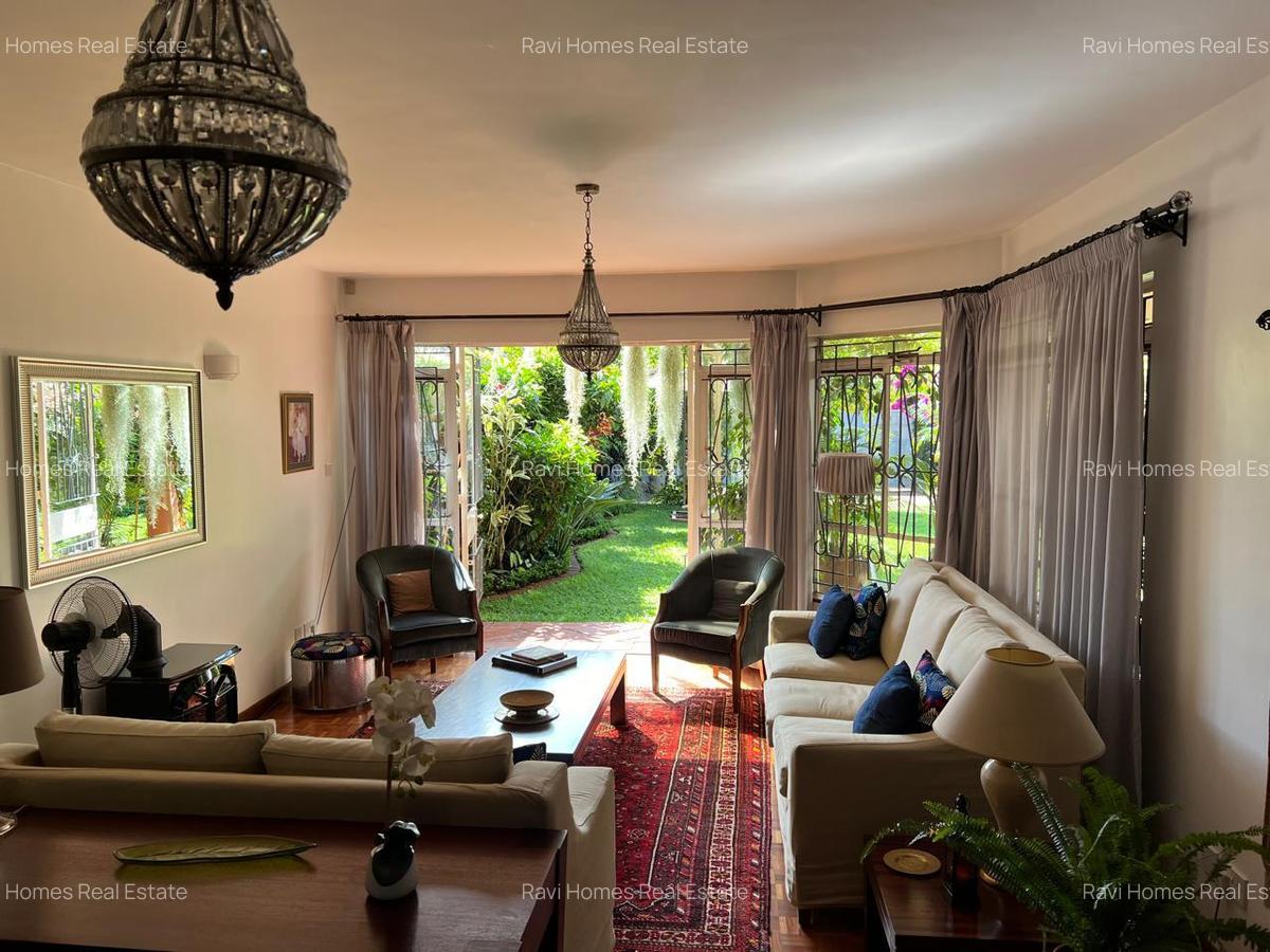 5 Bed Townhouse with En Suite at Arwings Kodhek - 4