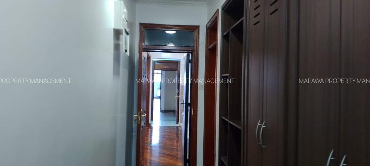 Serviced 3 Bed Apartment with En Suite in Dennis Pritt - 5