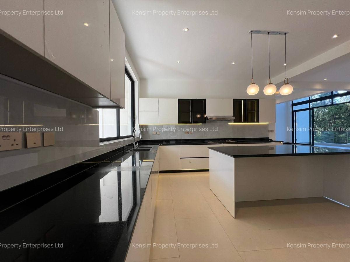 5 Bed Townhouse with En Suite in Spring Valley - 7