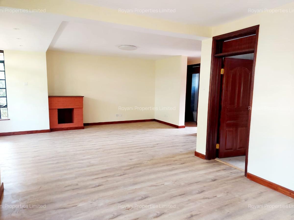 3 Bed Villa with En Suite at Fourways Junction - 3