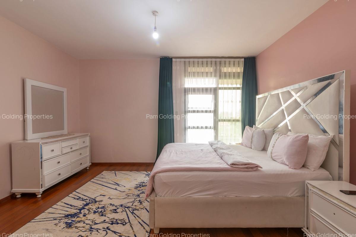 3 Bed Apartment with En Suite in Parklands - 8