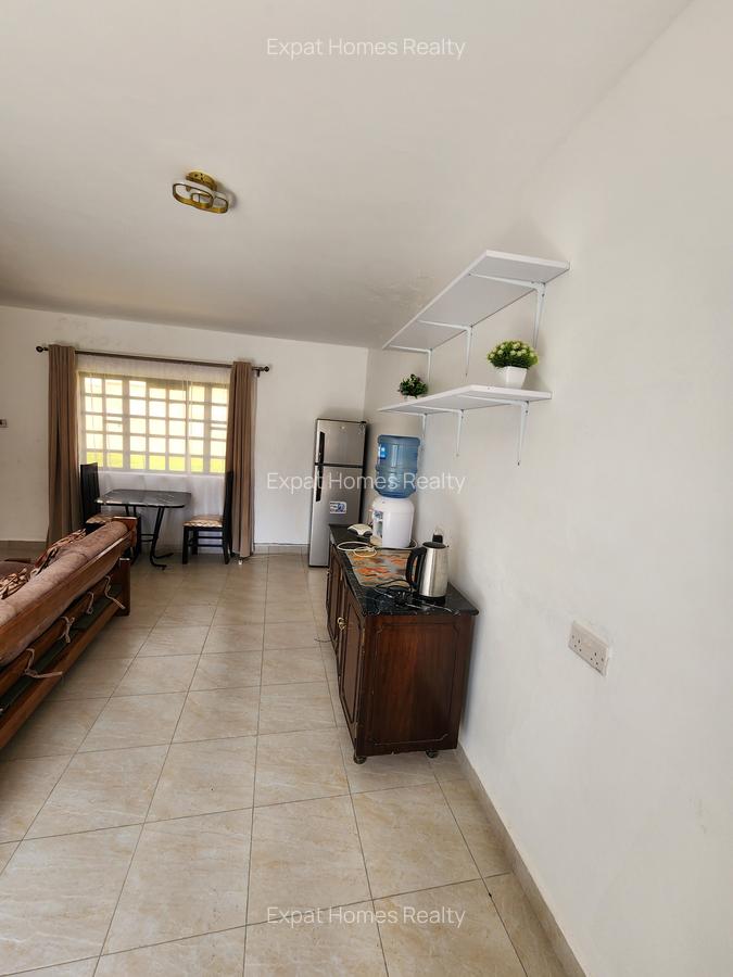 1 Bed House with Garden in Lavington - 6