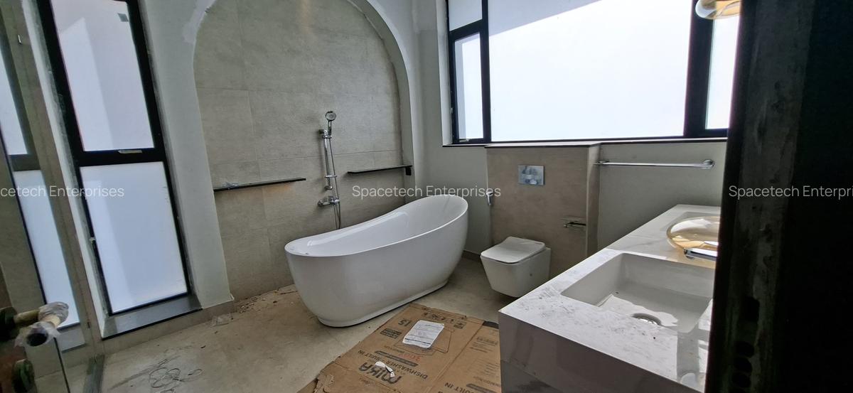 5 Bed House with En Suite in Nyari - 14