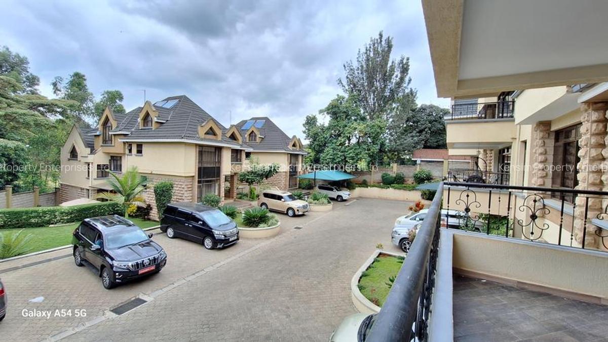 5 Bed Townhouse with En Suite in Lavington - 14