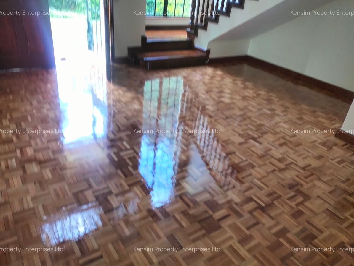 4 Bed Townhouse with En Suite in Lavington - 2