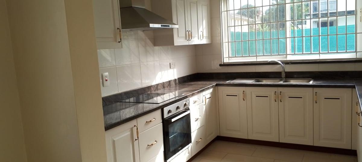 2 Bed Townhouse with En Suite in Runda - 5