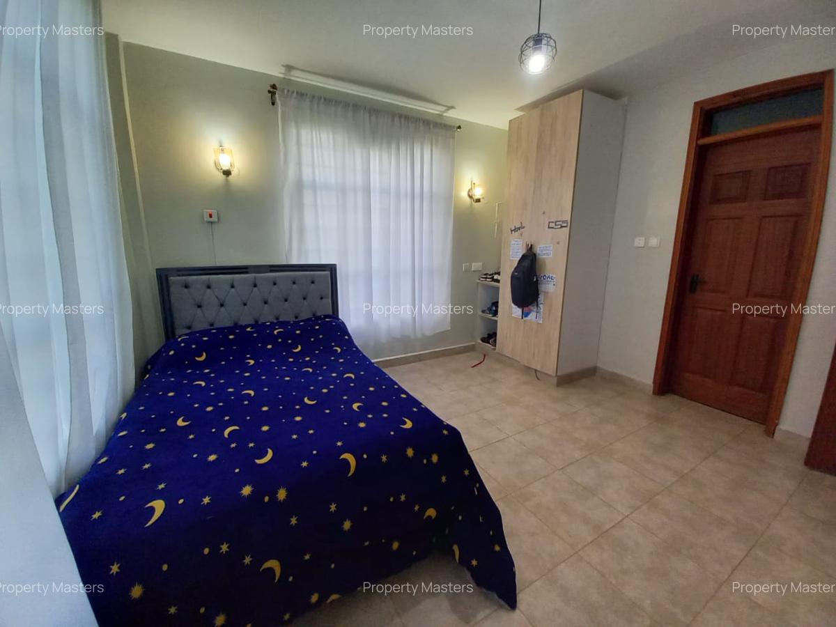 5 Bed Townhouse with En Suite at Acacia - 8