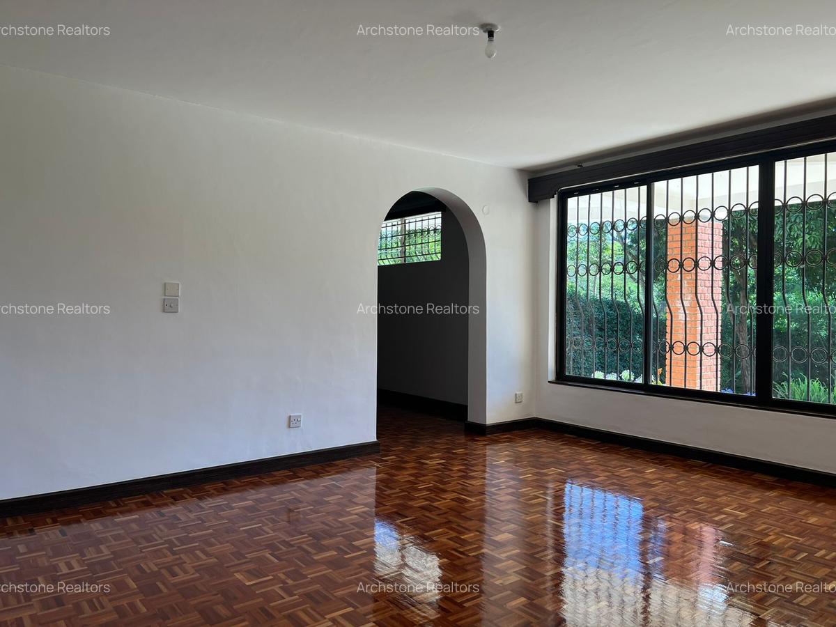 5 Bed House with En Suite in Gigiri - 11