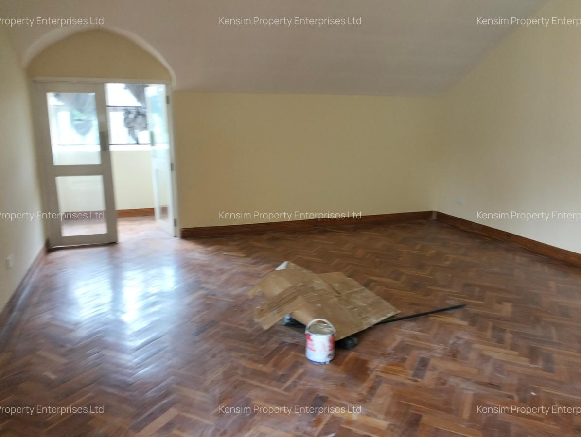 5 Bed Townhouse with En Suite in Spring Valley - 14