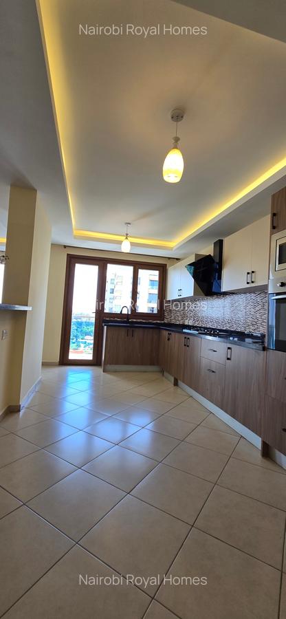 3 Bed Apartment with En Suite at Tebere Crescent - 11