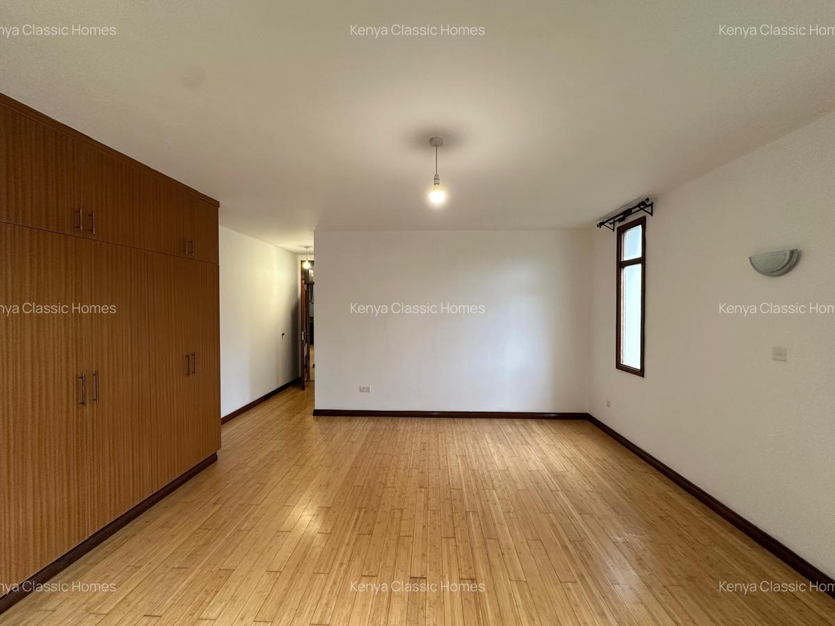 3 Bed Apartment with En Suite at Riverside - 13