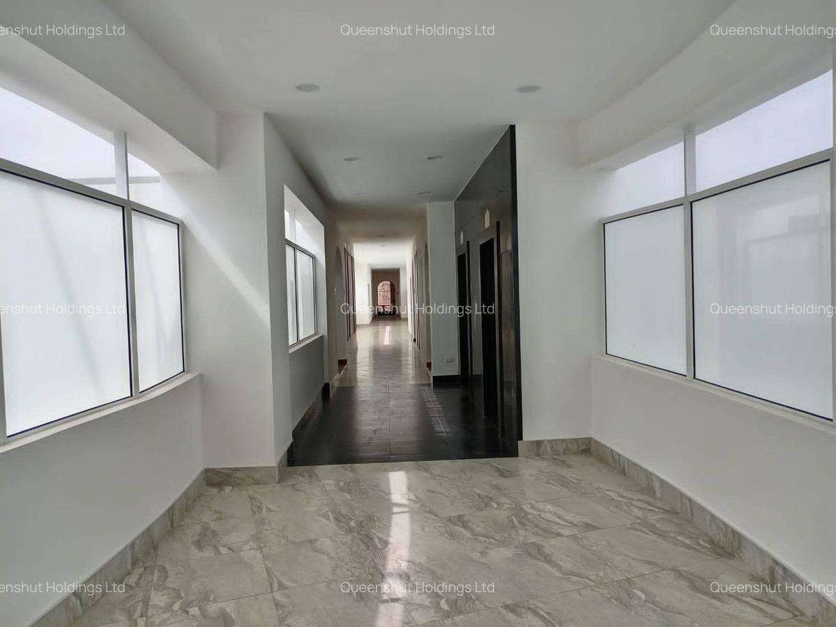 3 Bed Apartment with En Suite in Parklands - 6