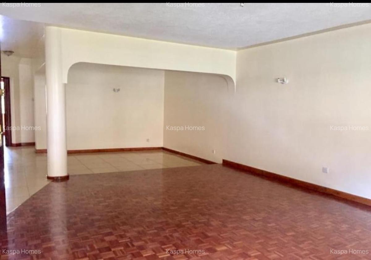 5 Bed Villa with En Suite in Lavington - 12