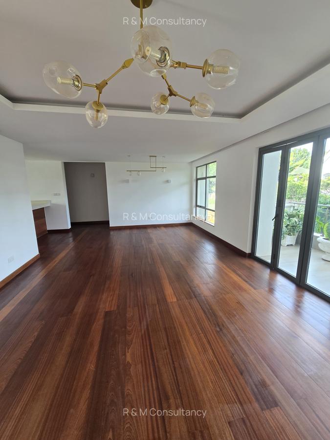 4 Bed House with En Suite at Two Rivers Mall - 3