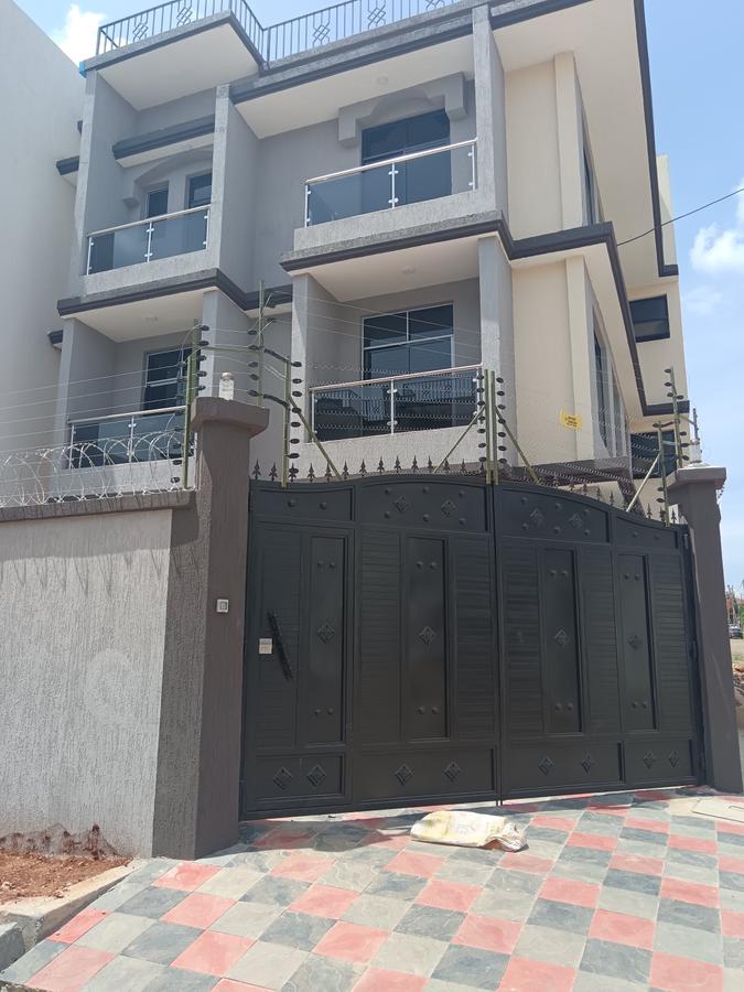 7 Bed Townhouse with En Suite at Langata Road - 2