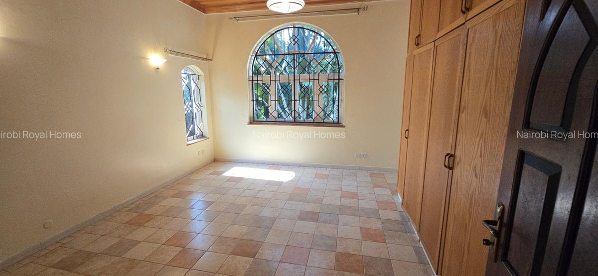 5 Bed House with En Suite at Hillview Clozse - 20