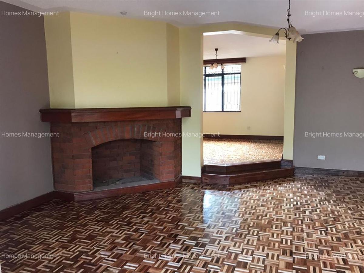 4 Bed Townhouse with En Suite in Lavington - 6