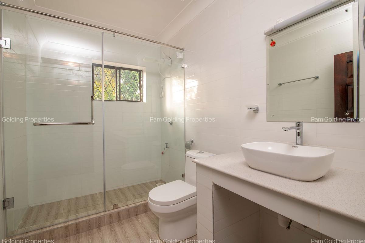 4 Bed House with En Suite in Karen - 12