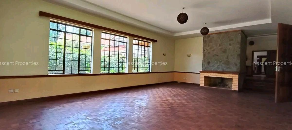 5 Bed House with En Suite in Runda - 12