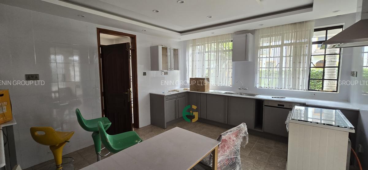 4 Bed Townhouse with En Suite at Mugumo Road - 5