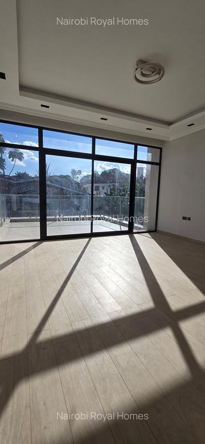 5 Bed Townhouse with En Suite at Lavington Green - 10