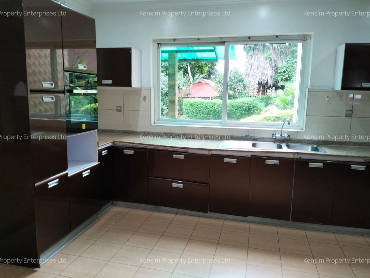 4 Bed Townhouse with En Suite in Riverside - 3