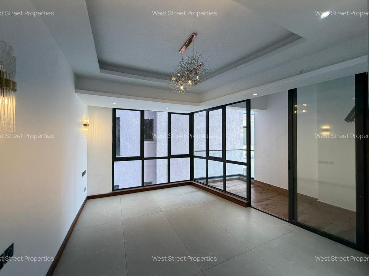 4 Bed Apartment with En Suite at Riverside Drive - 12