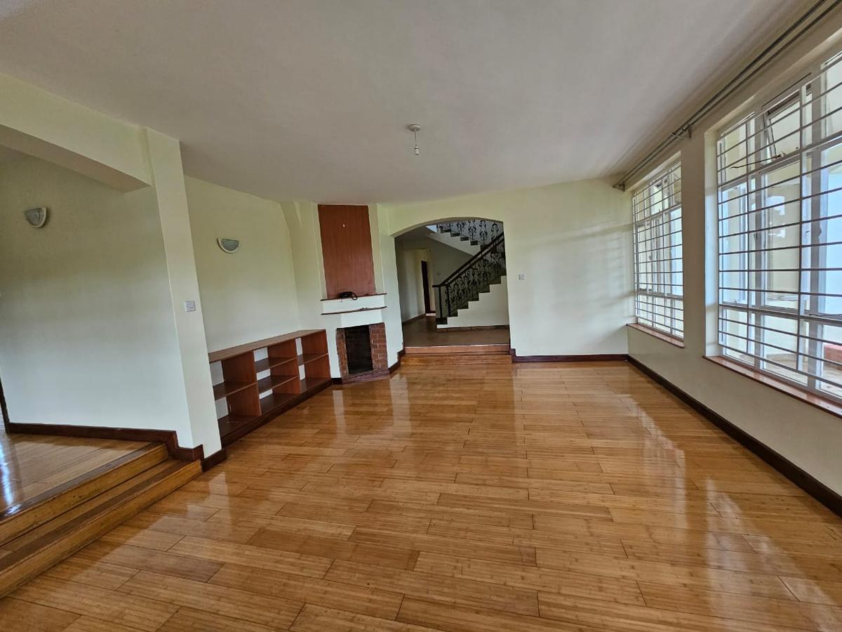 4 Bed House with En Suite in Runda - 2