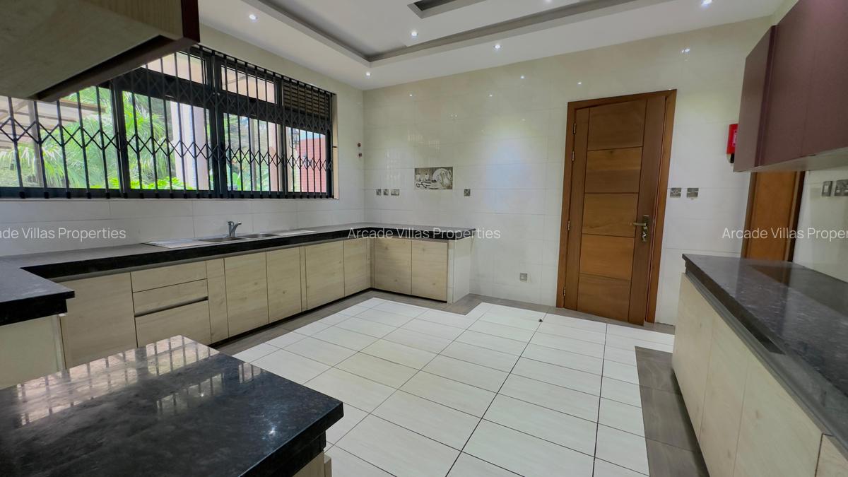 7 Bed Townhouse with En Suite at Kitisuru - 5