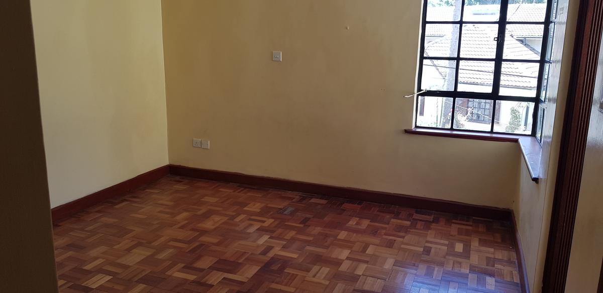 5 Bed Townhouse with En Suite at Kaptei Garden - 6