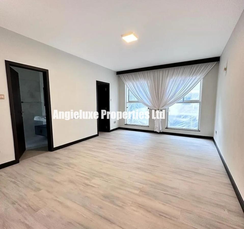 2 Bed Apartment with En Suite at Riverside Drive - 9