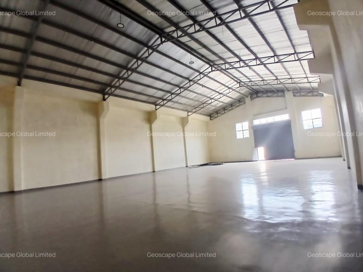 10,000 ft² Warehouse with Lift in Industrial Area - 8