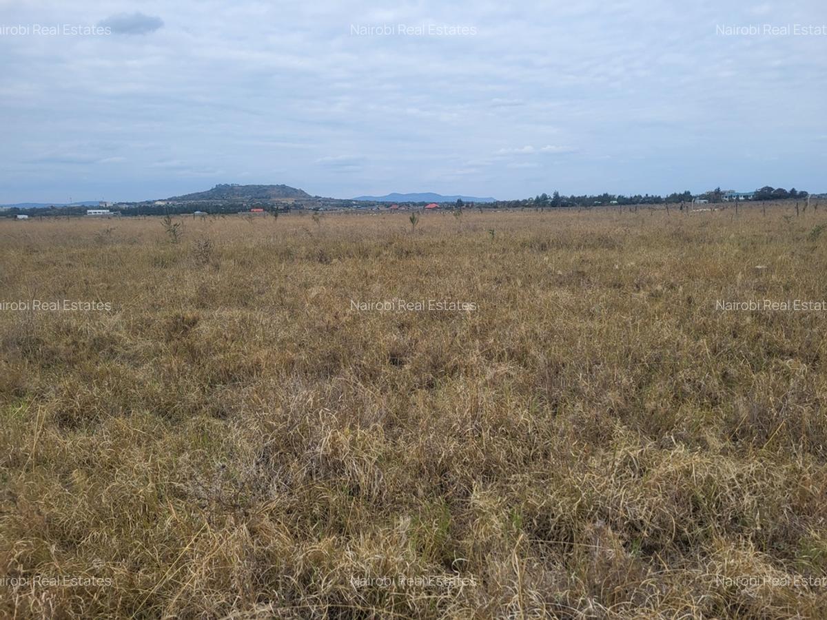 3,200 ft² Land in Kantafu - 3