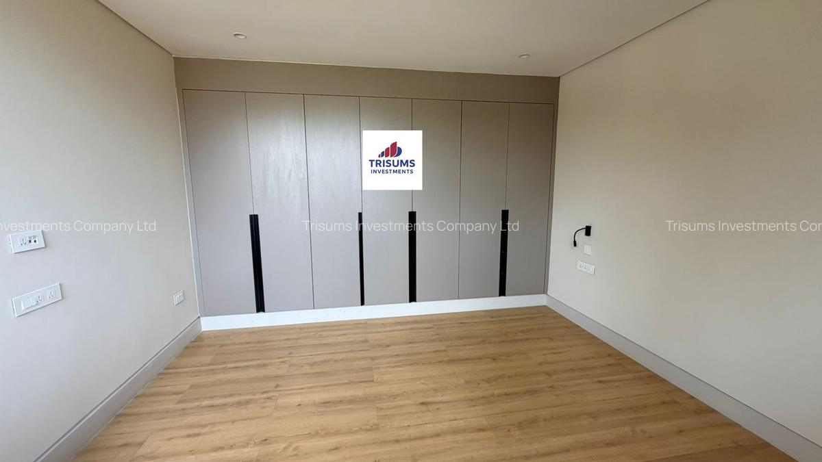 5 Bed House with En Suite in Kyuna - 8