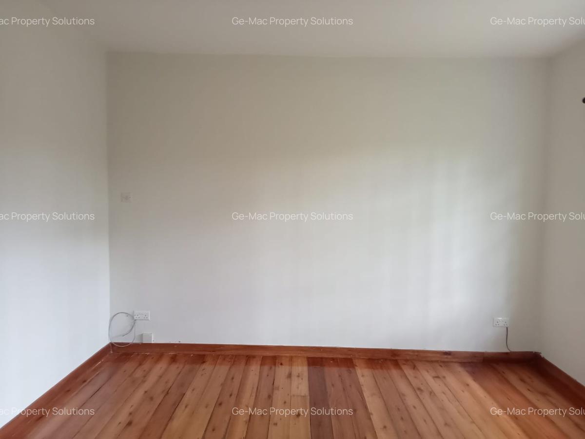 3 Bed House with En Suite in Ridgeways - 15