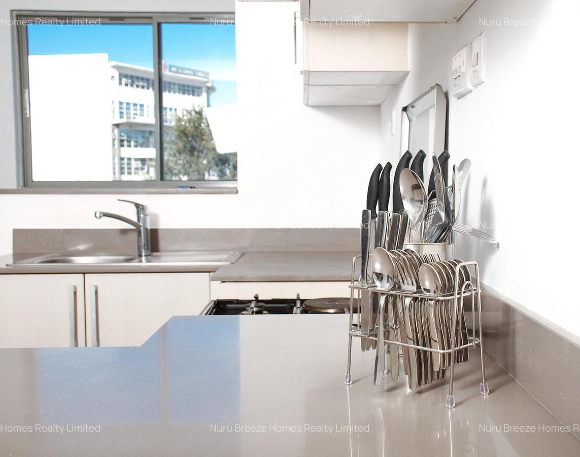 Serviced 2 Bed Apartment with En Suite in Parklands - 11