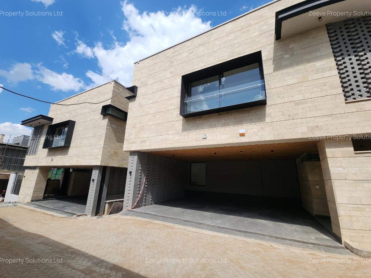 5 Bed Villa with En Suite in Westlands Area - 3