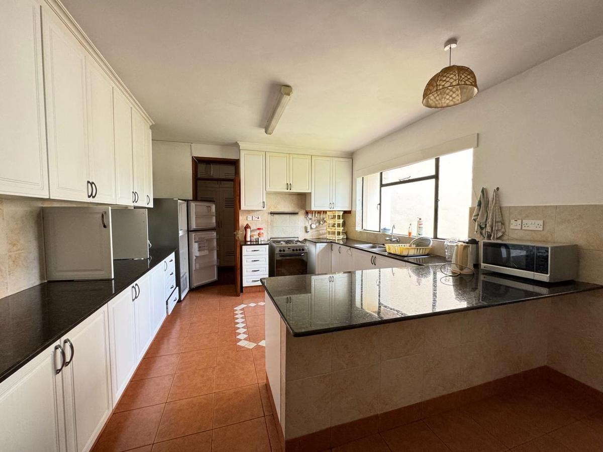 3 Bed Apartment with En Suite in Kilimani - 3