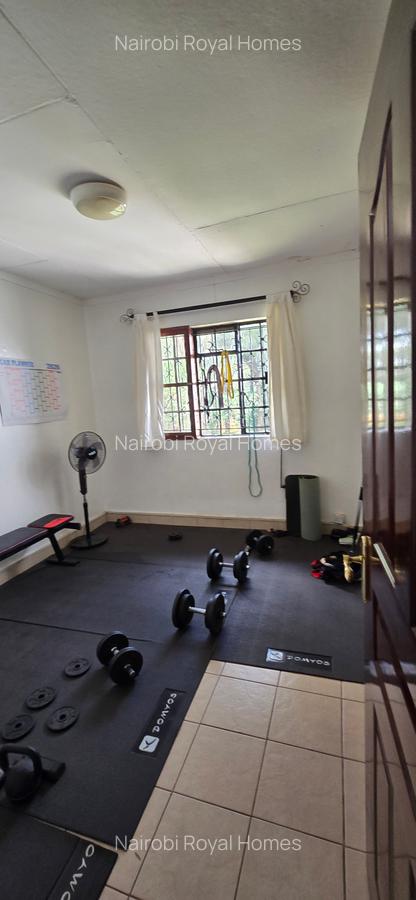 4 Bed House with En Suite at Loresho Road - 19