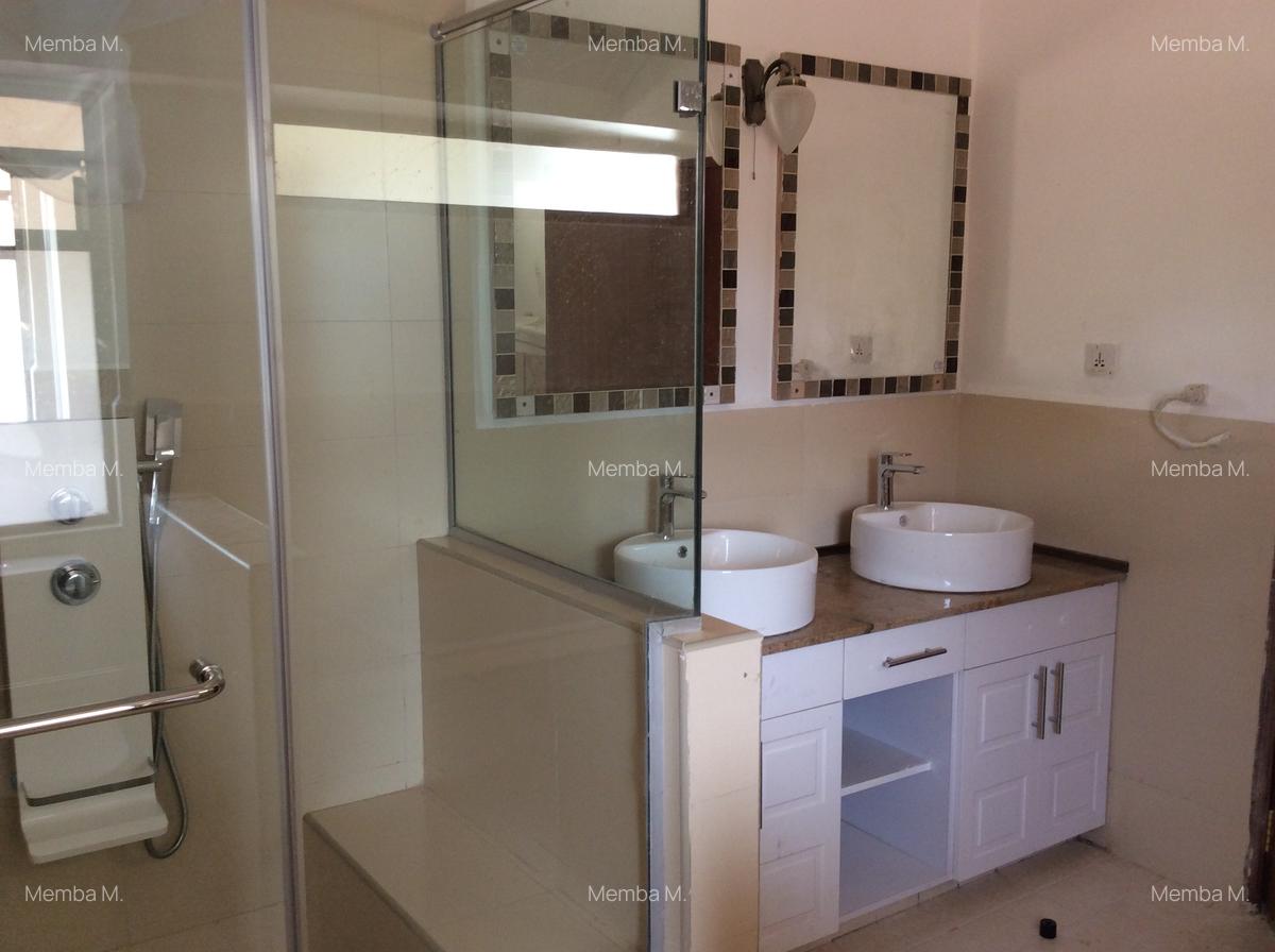 3 Bed Townhouse with En Suite in Nyari - 14