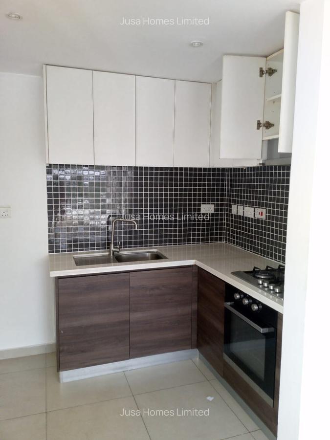 1 Bed Apartment with En Suite in Lavington - 4