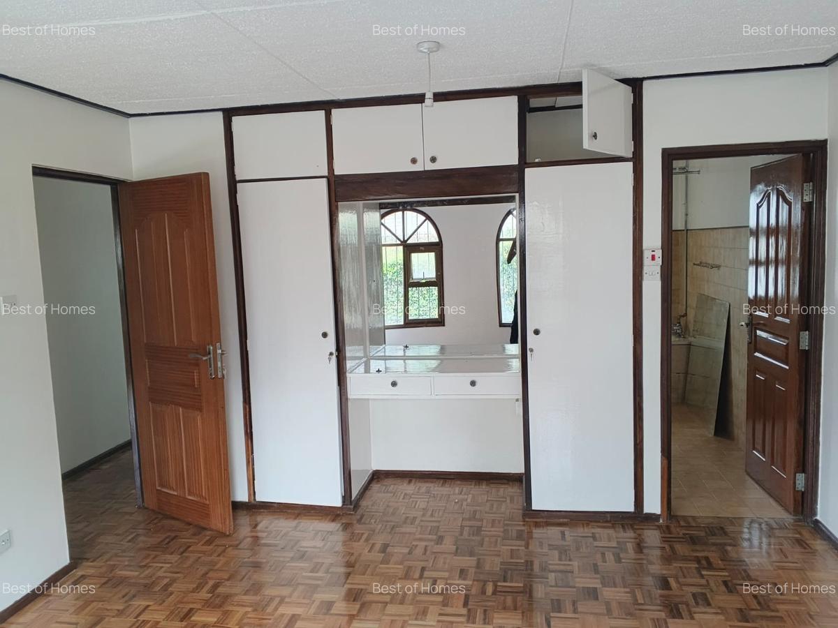 4 Bed House with En Suite in Riverside - 7