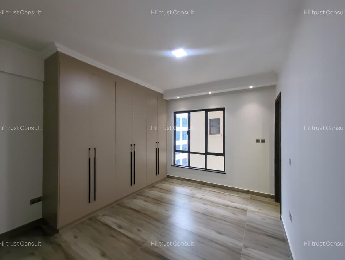 2 Bed Apartment with En Suite in Brookside - 7