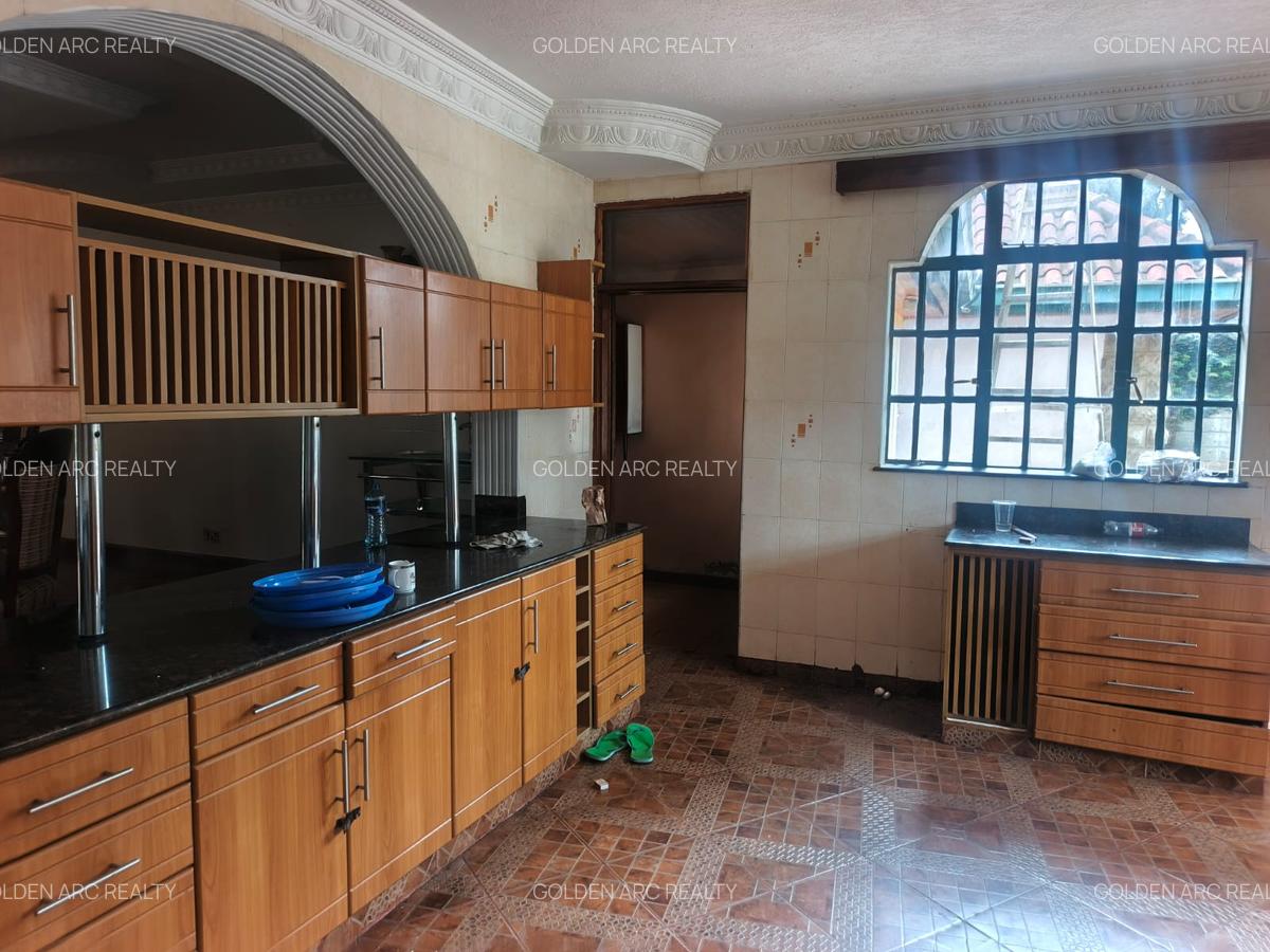 5 Bed Townhouse with En Suite in Karen - 11