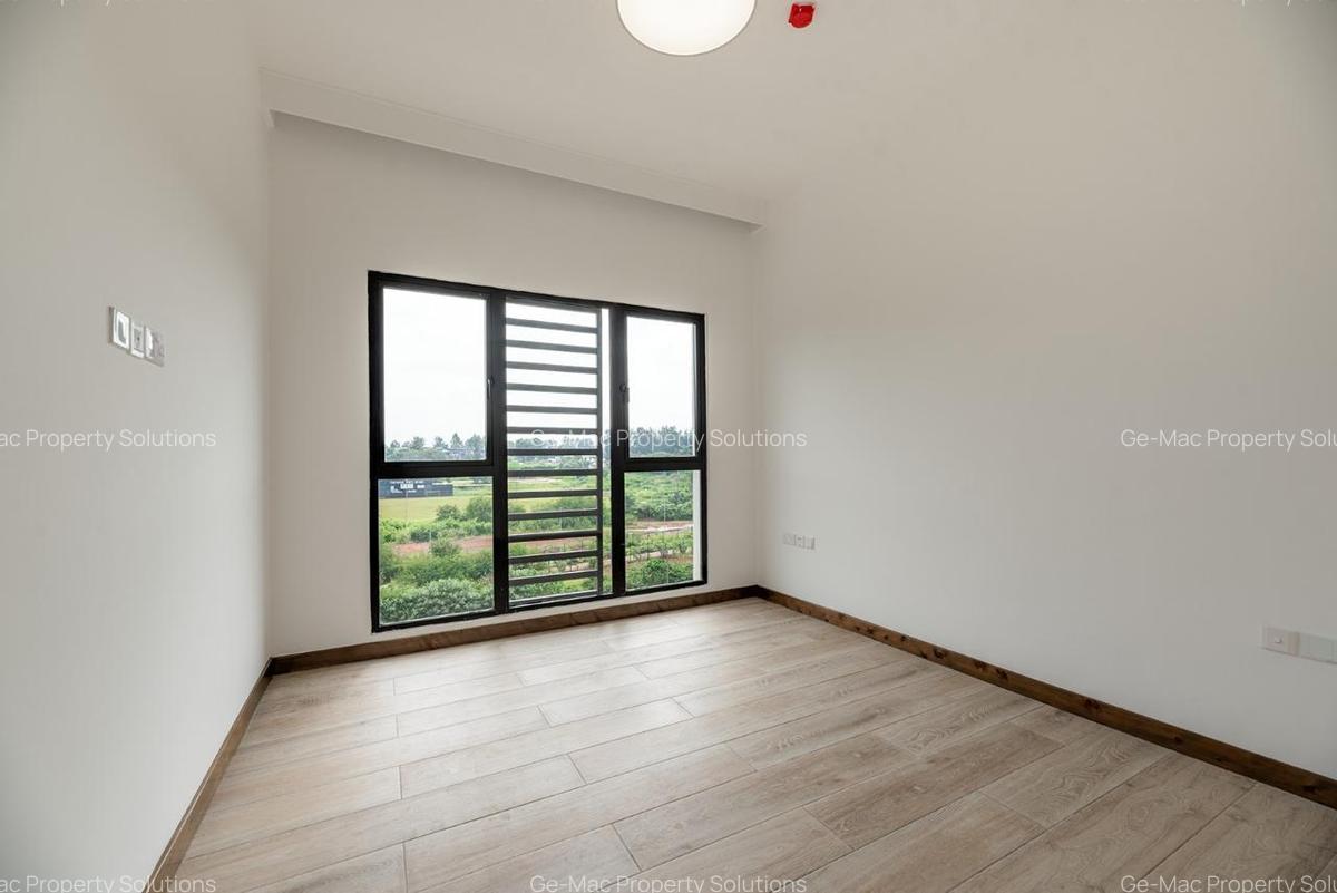 3 Bed Apartment with En Suite in Rosslyn - 9
