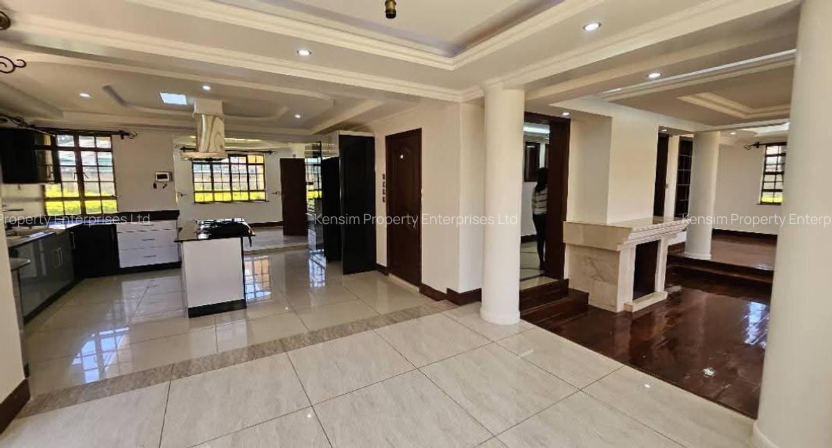 5 Bed House with En Suite in Runda - 14