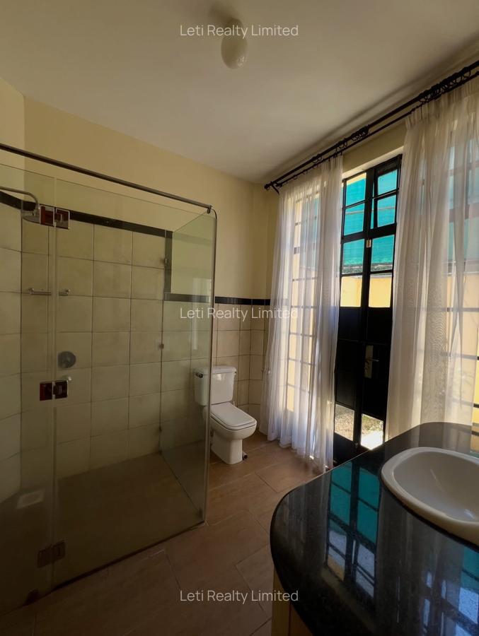 4 Bed House with En Suite in Runda - 5