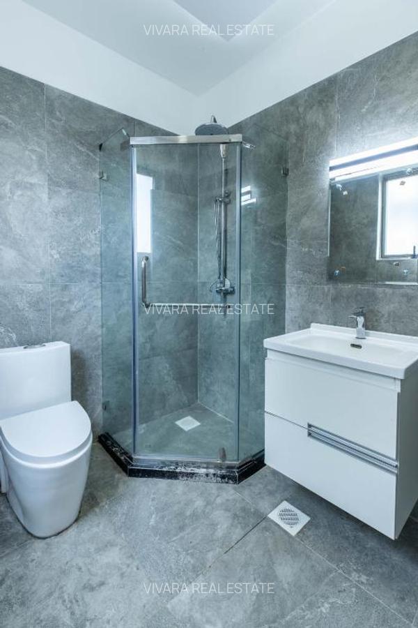 3 Bed Apartment with En Suite in Lavington - 1
