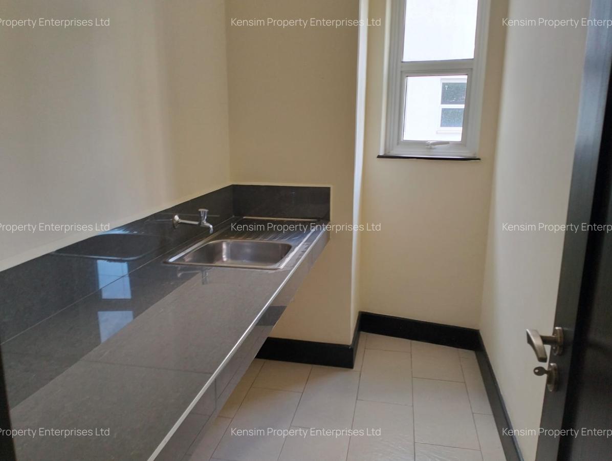 4 Bed Apartment with En Suite in Spring Valley - 5