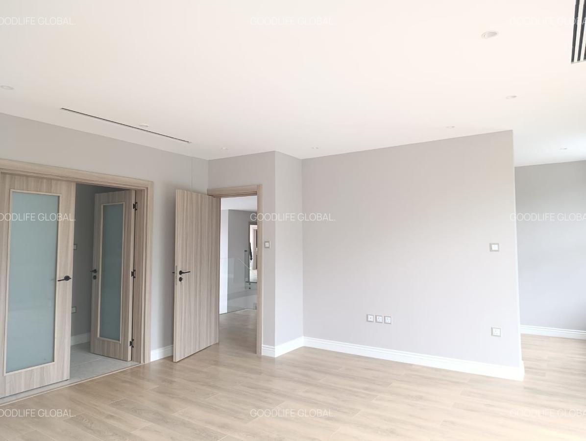 5 Bed Villa with En Suite at Runda - 9